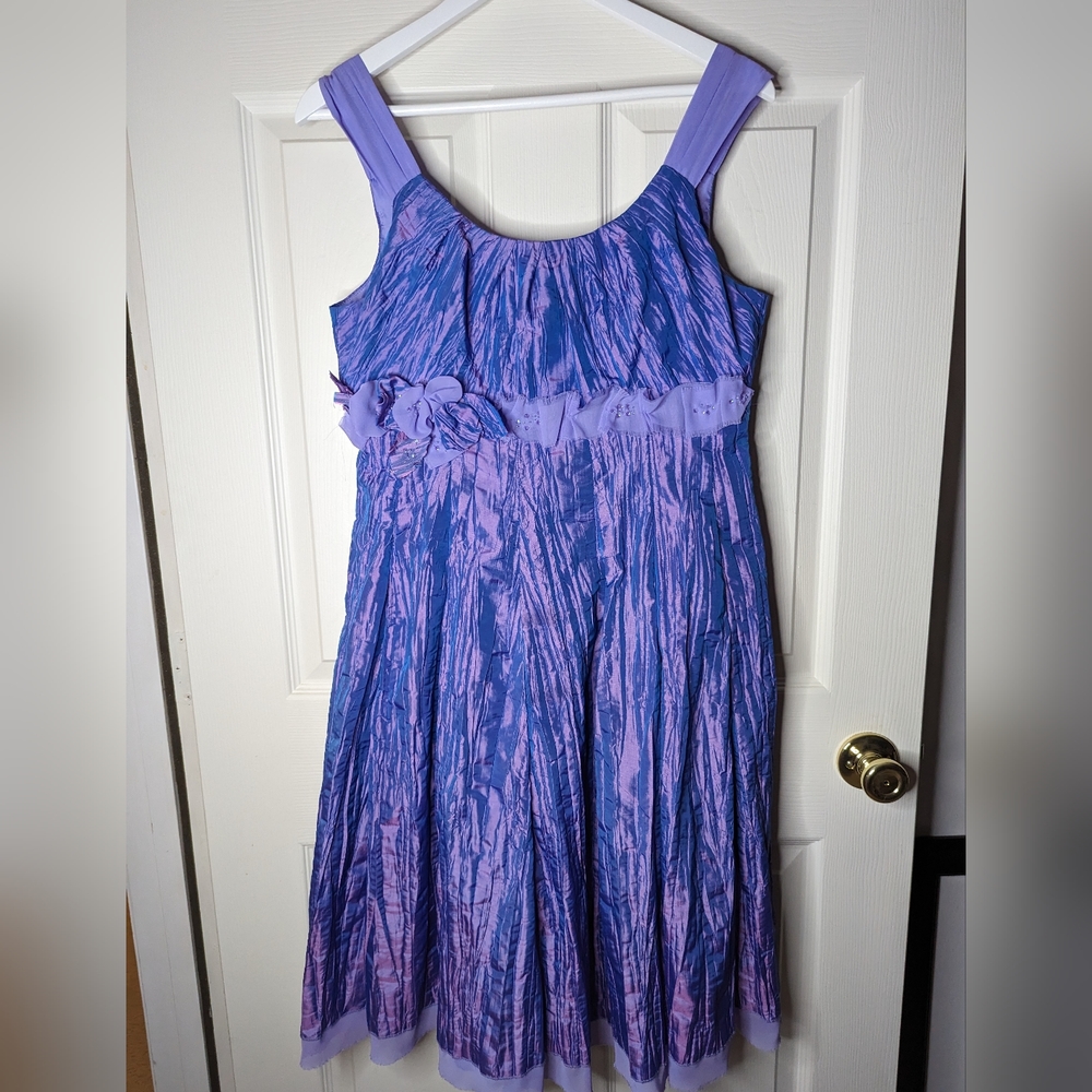 Signature by Robbie Bee purple iridescent  dress size 8 READ MEASUREMENTS